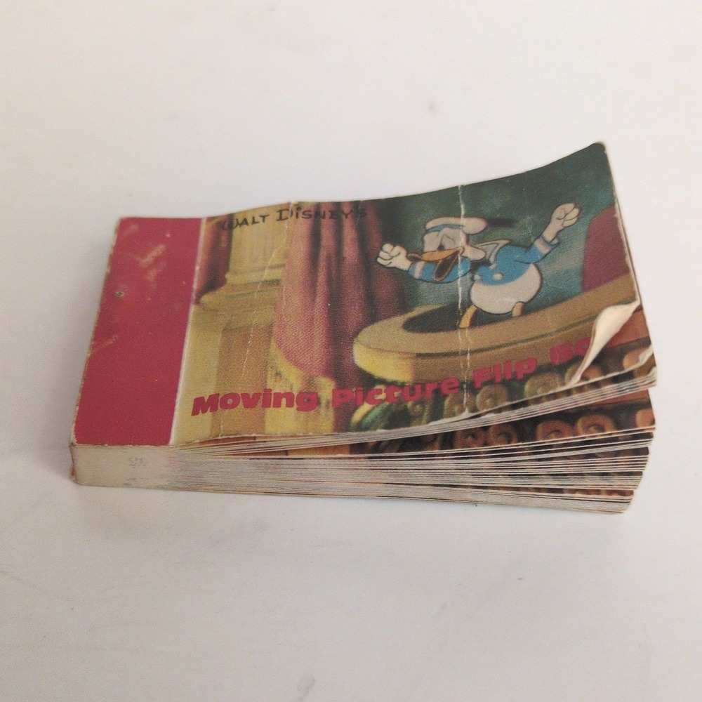 Vtg 1986 American Girl Molly's Stocking Disney Flip Book Donald Duck Mickey - Picture 2 of 4